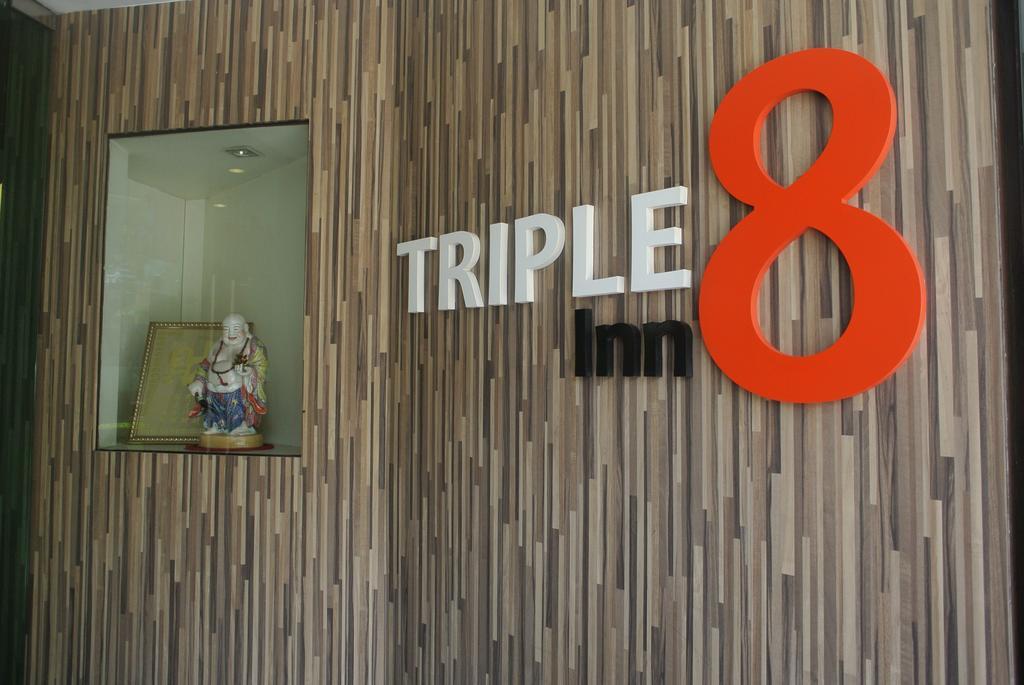 Triple 8 Inn Bangkok Bagian luar foto