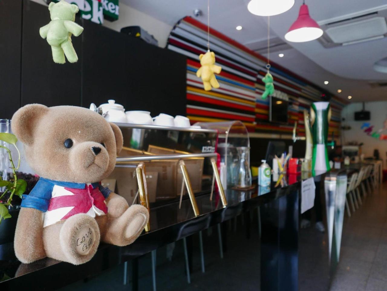 Triple 8 Inn Bangkok Bagian luar foto